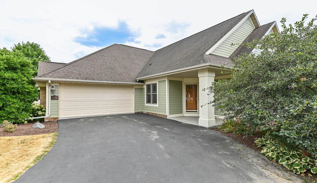 3363 Villa Dr - Photo 1