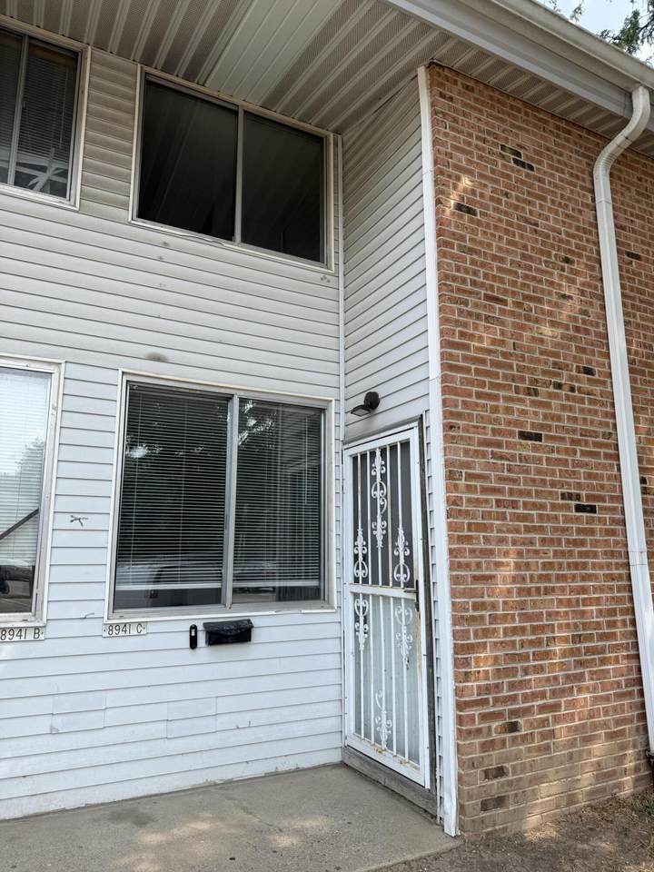 8941 Swan Rd - Photo 1