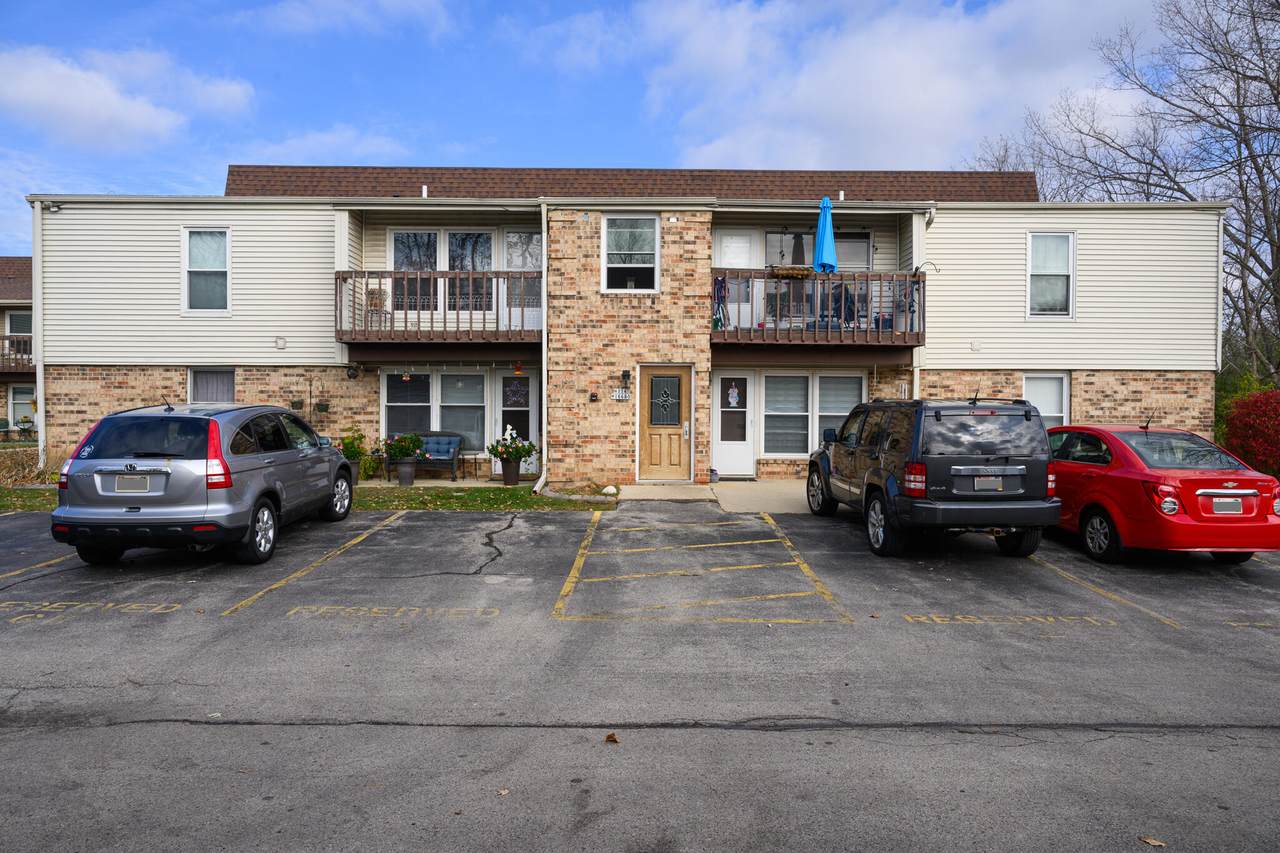 N114W16720 Crown Dr - Photo 1