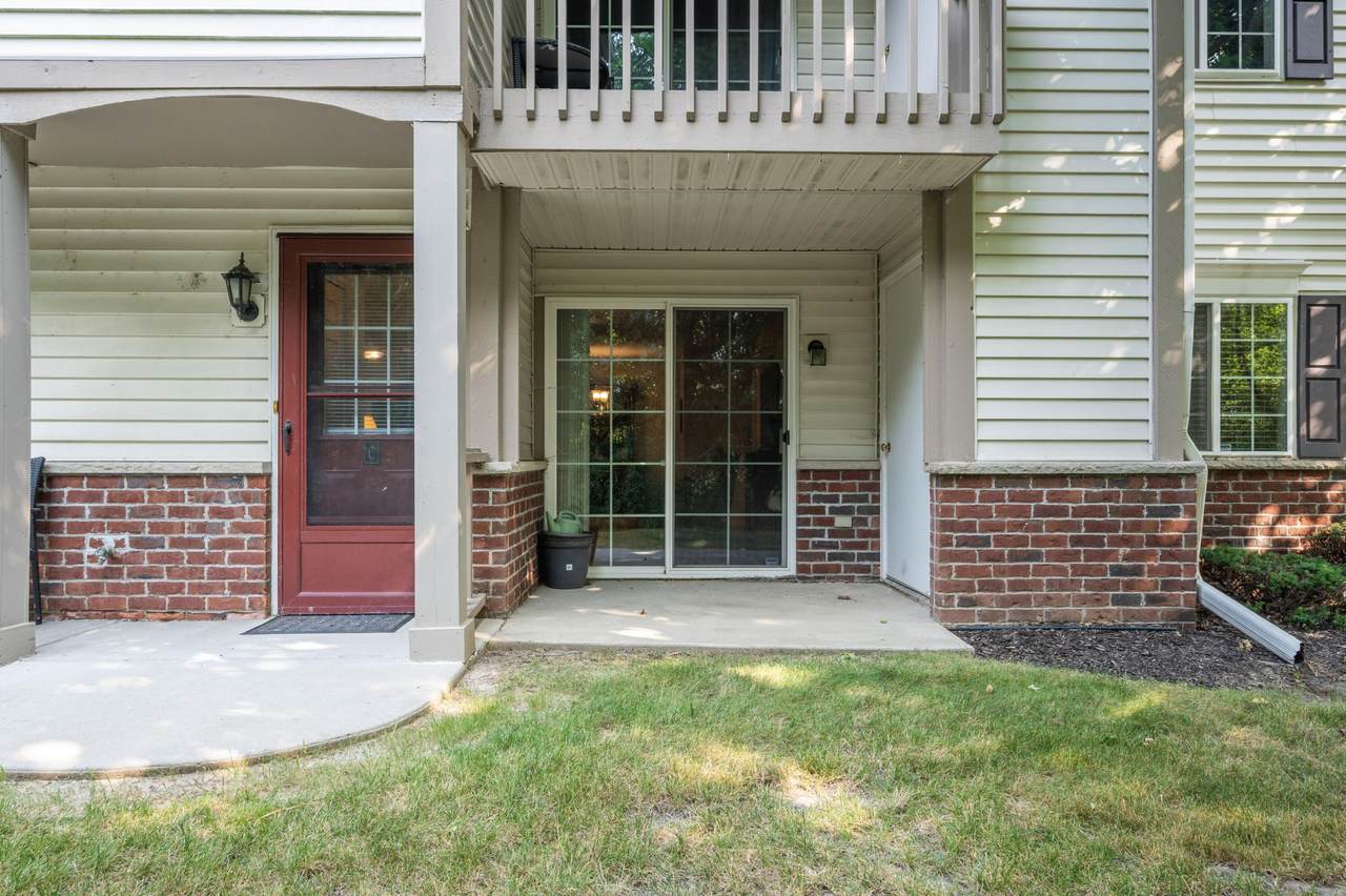 590 Pewaukee Rd - Photo 1
