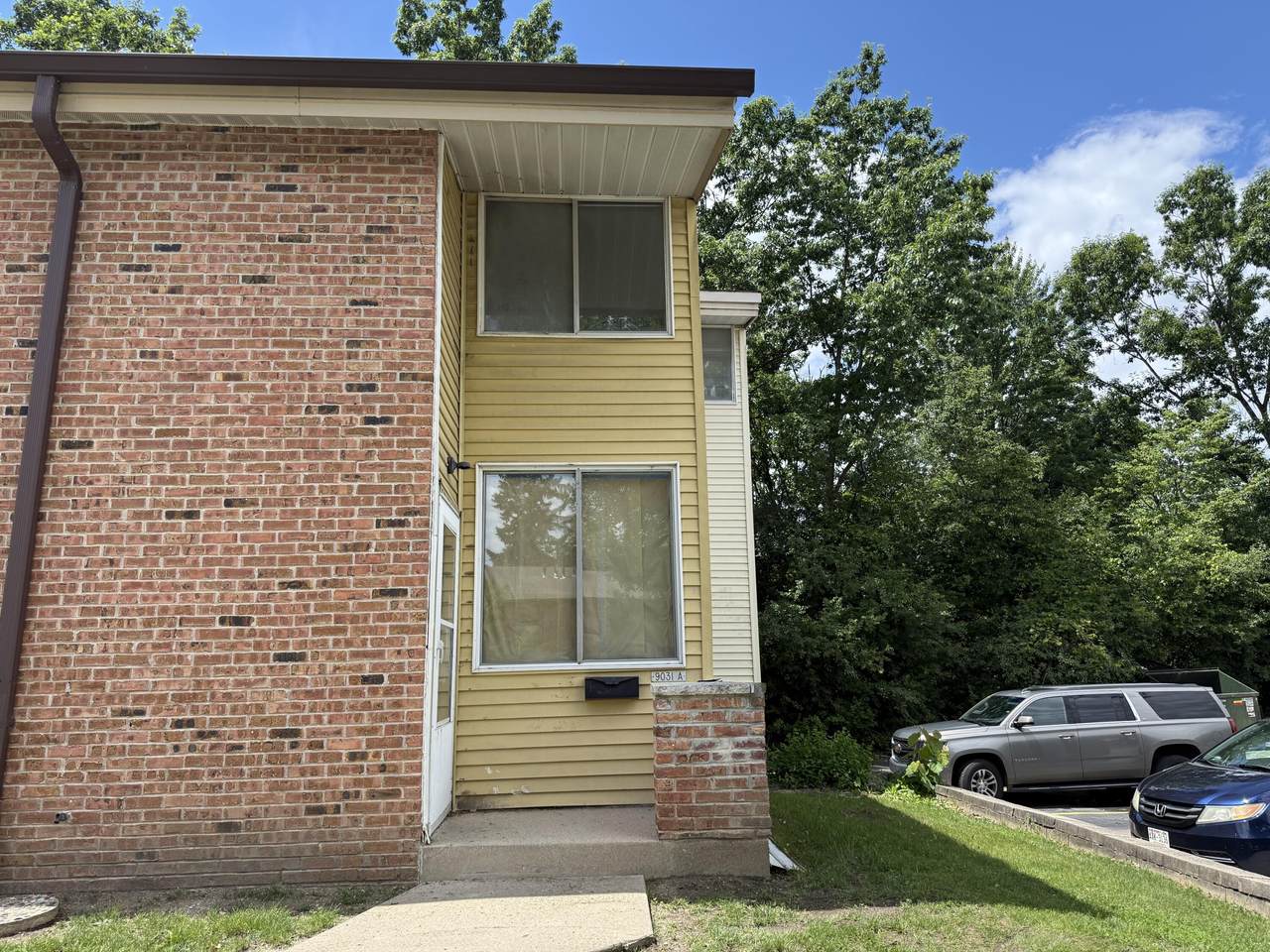 9031 95th St - Photo 1