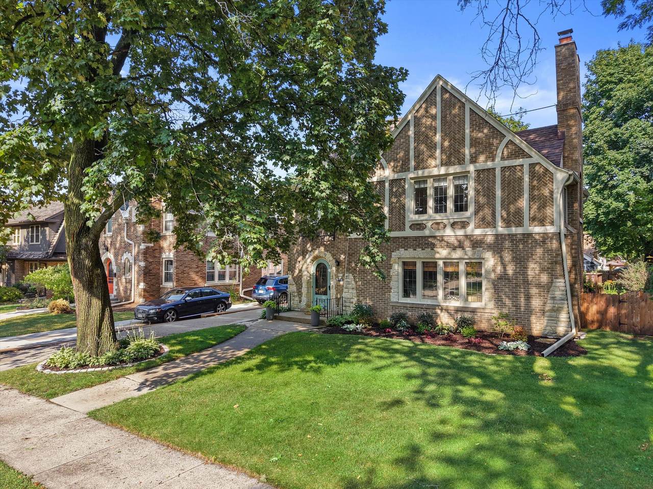 4914 Woodburn St - Photo 1