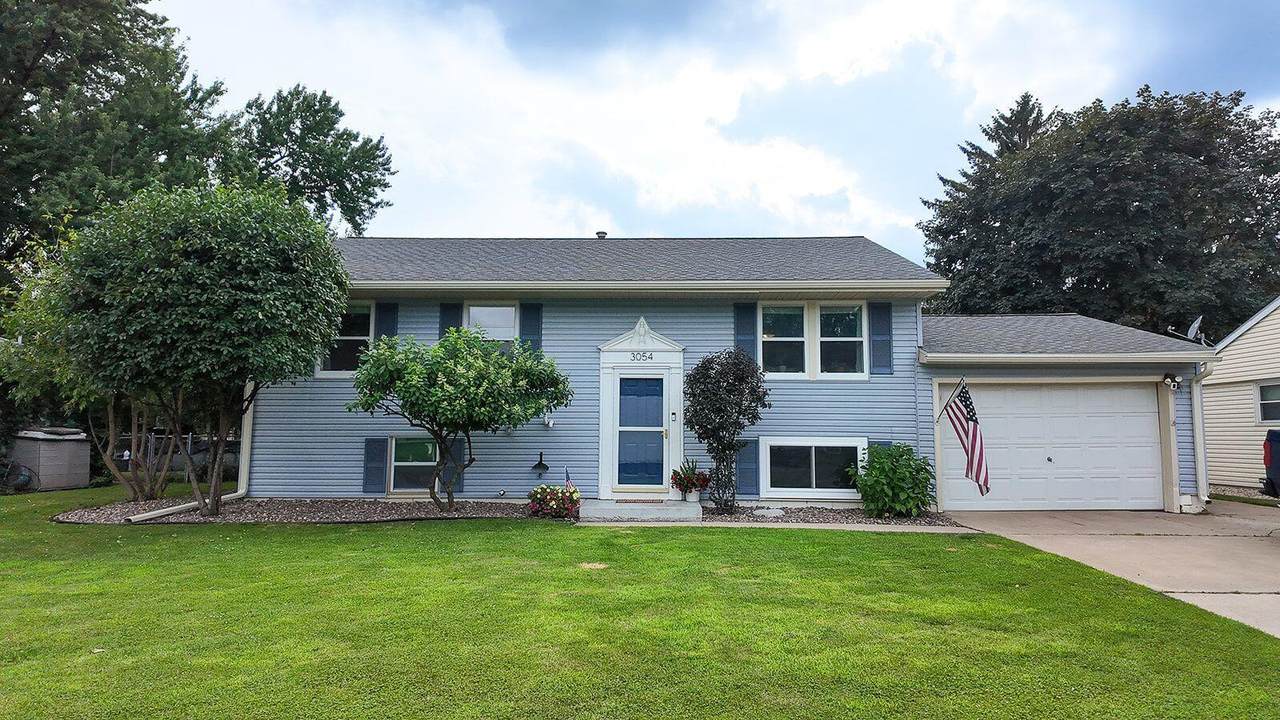 3054 29th Ct - Photo 1