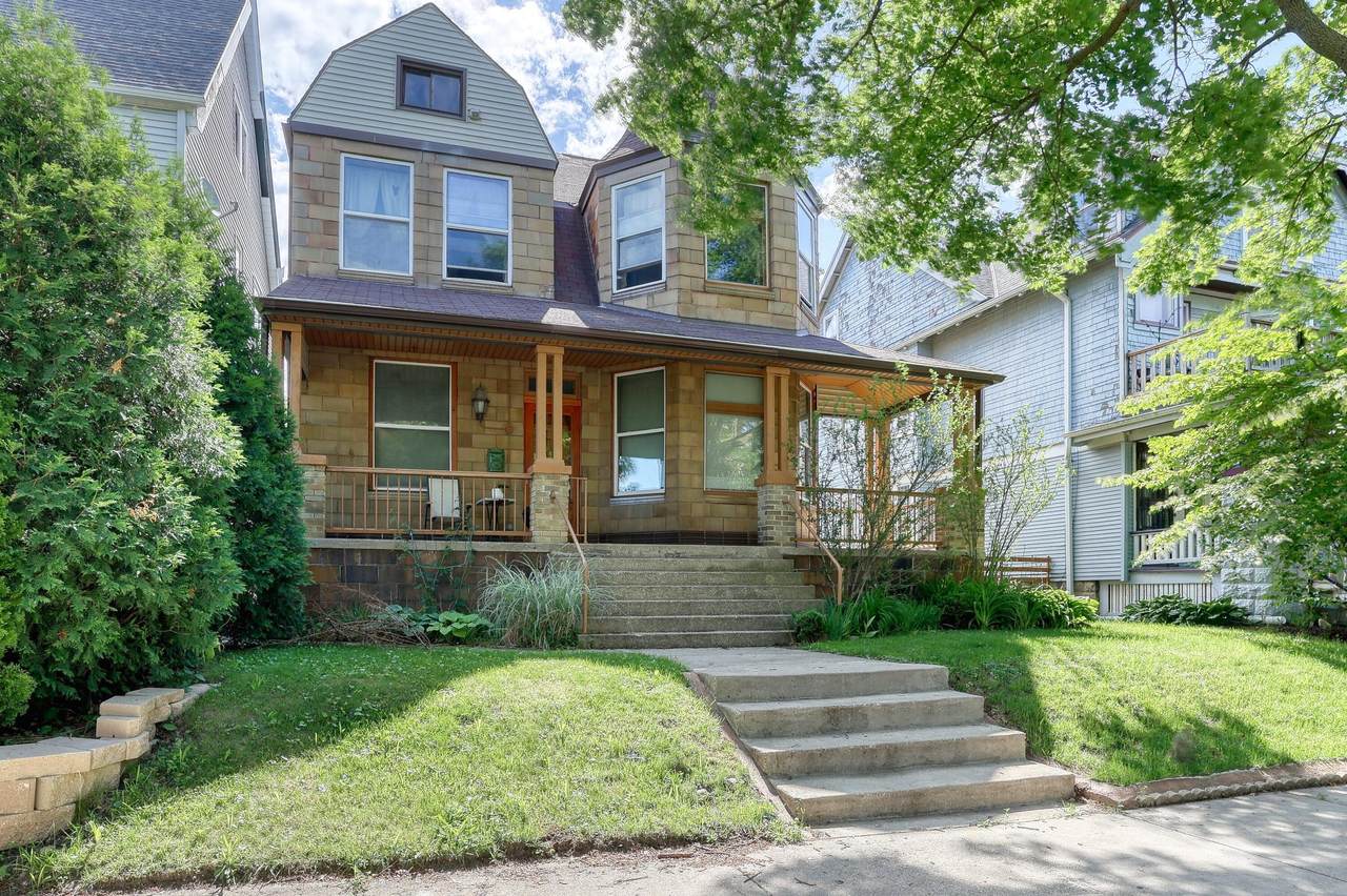 546 32nd St - Photo 1