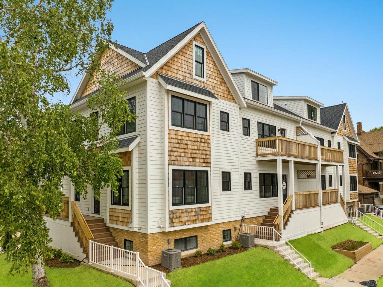 2604 Park Pl - Photo 1