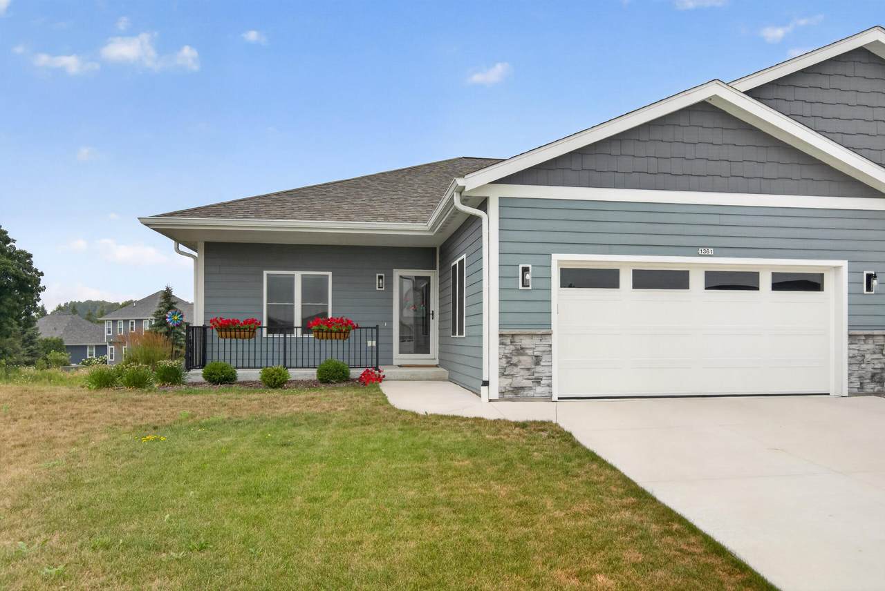 1361 Scenic Pointe Ct - Photo 1