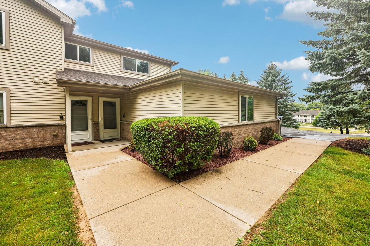842 Evergreen Dr - Photo 1