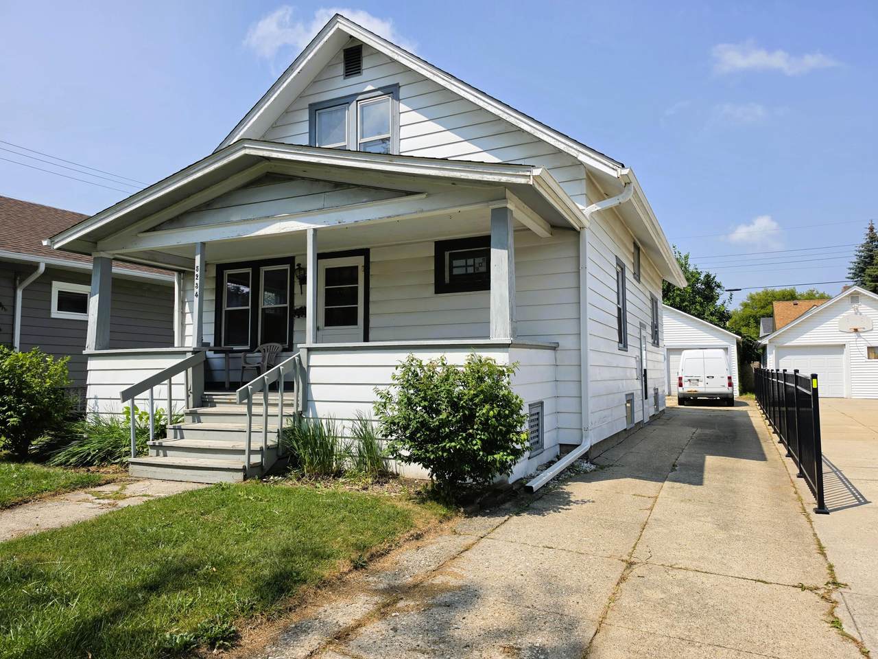 5234 33rd Ave - Photo 1