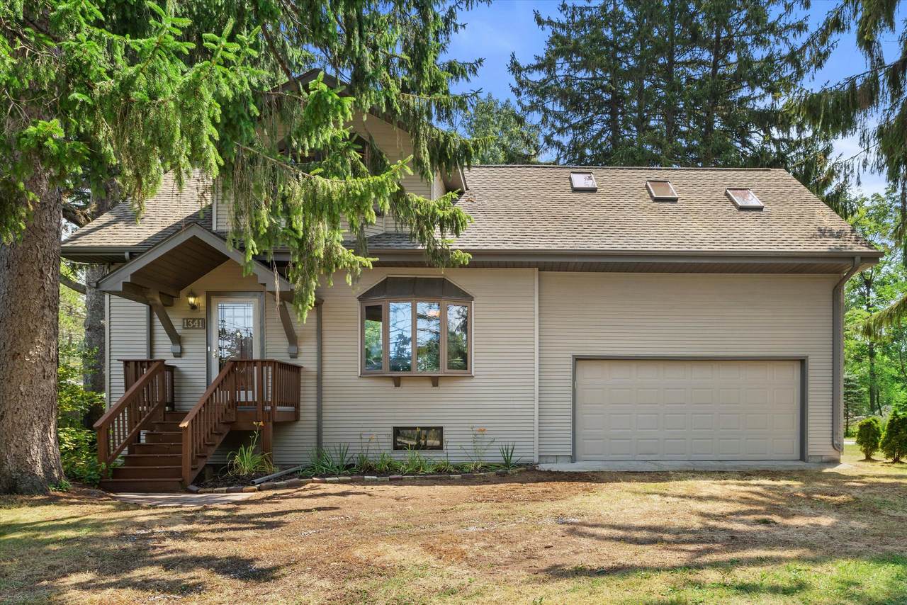 1341 Sheridan Rd - Photo 1