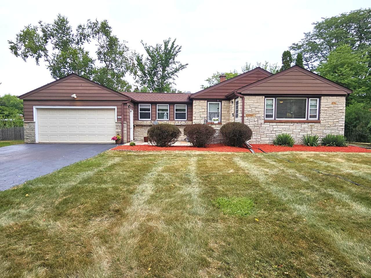 850 Ellsworth Ln - Photo 1