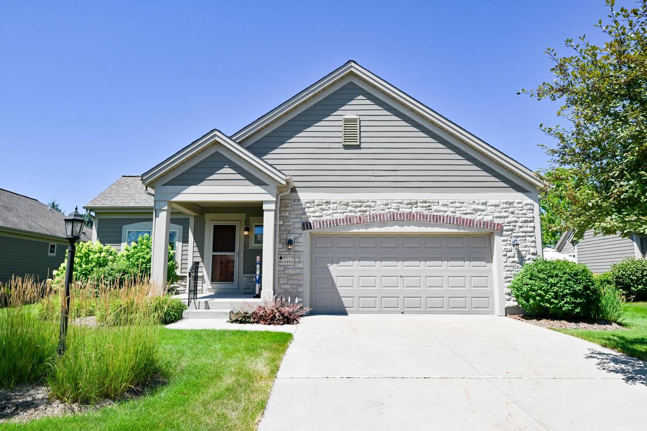 W179N11493 Blackstone Cir - Photo 1