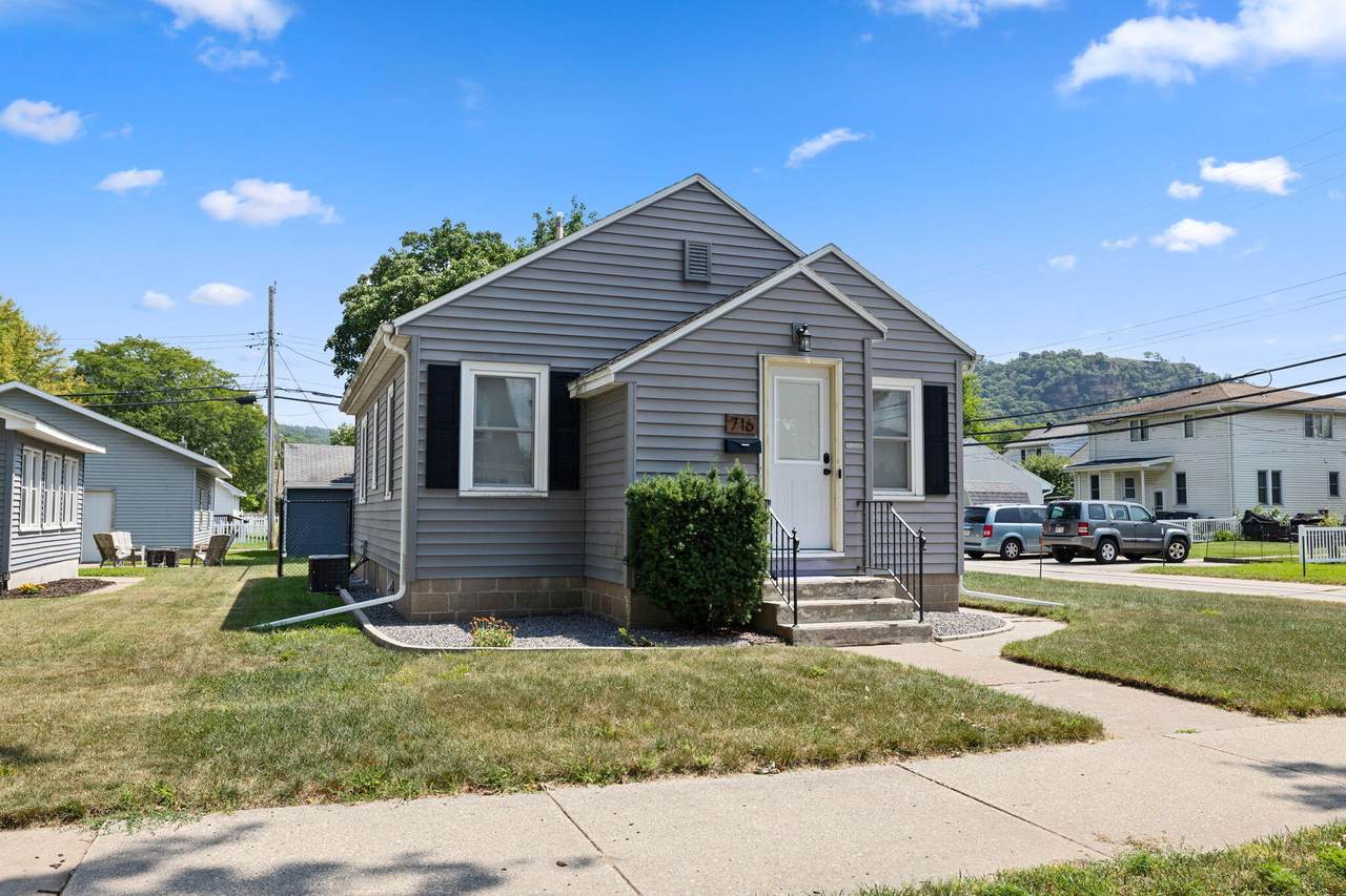 716 23rd St - Photo 1