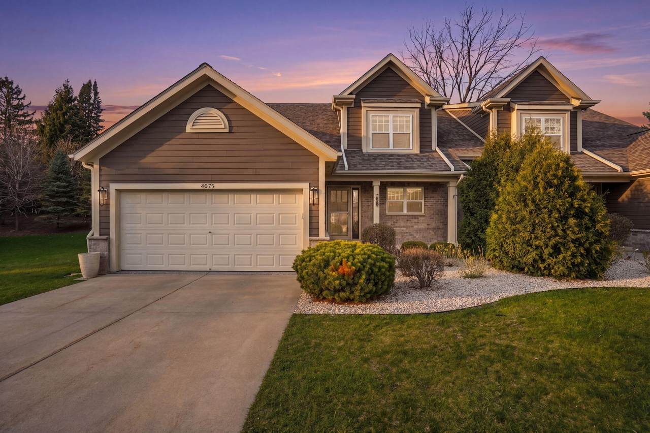 4075 Wyndham Pointe Cir - Photo 1