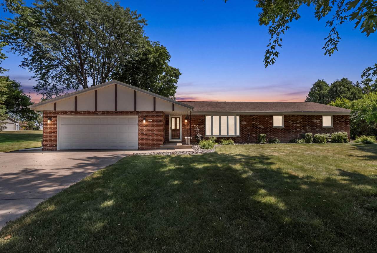 4112 Mueller Dr - Photo 1