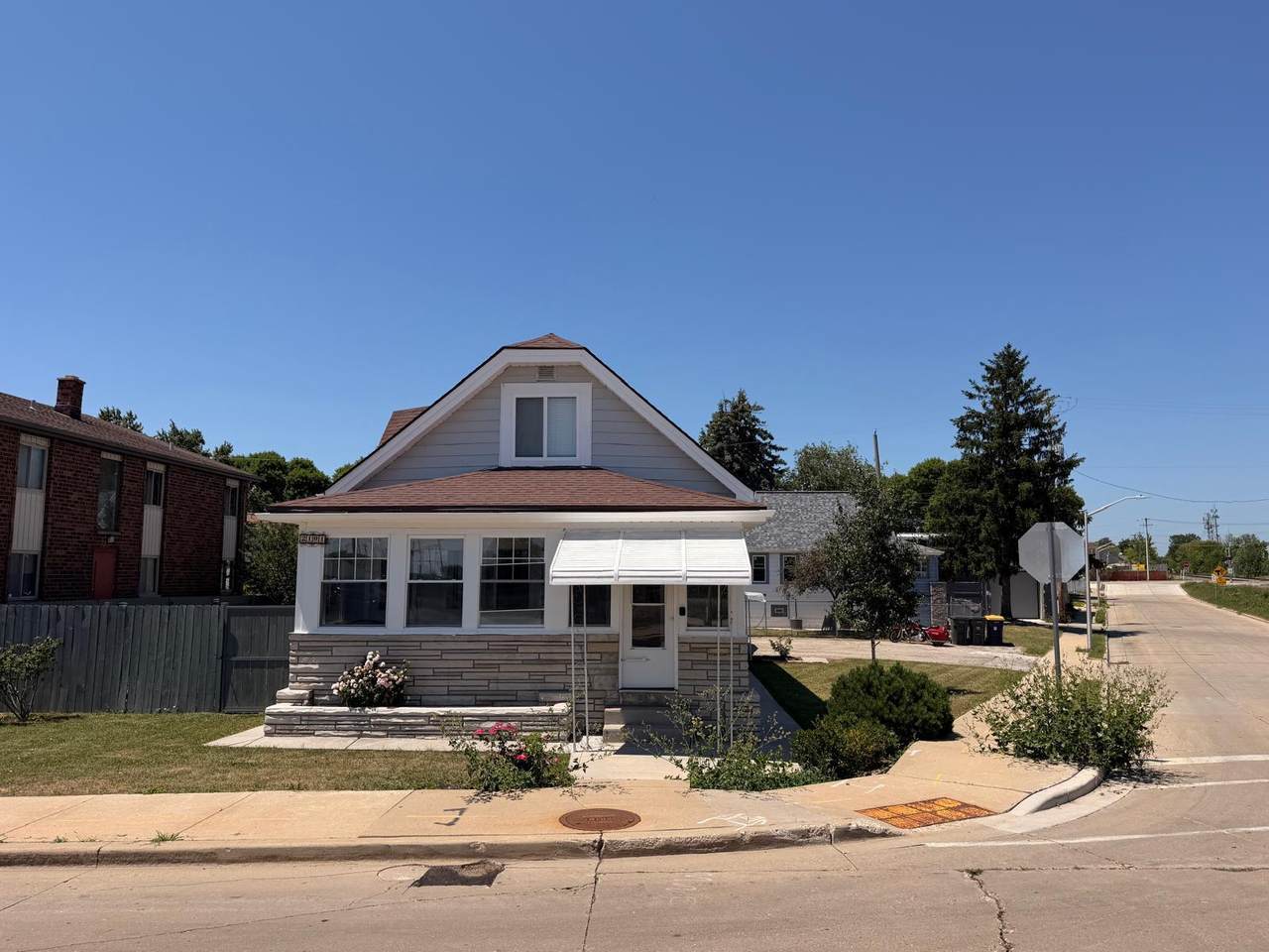 2101 60th St - Photo 1
