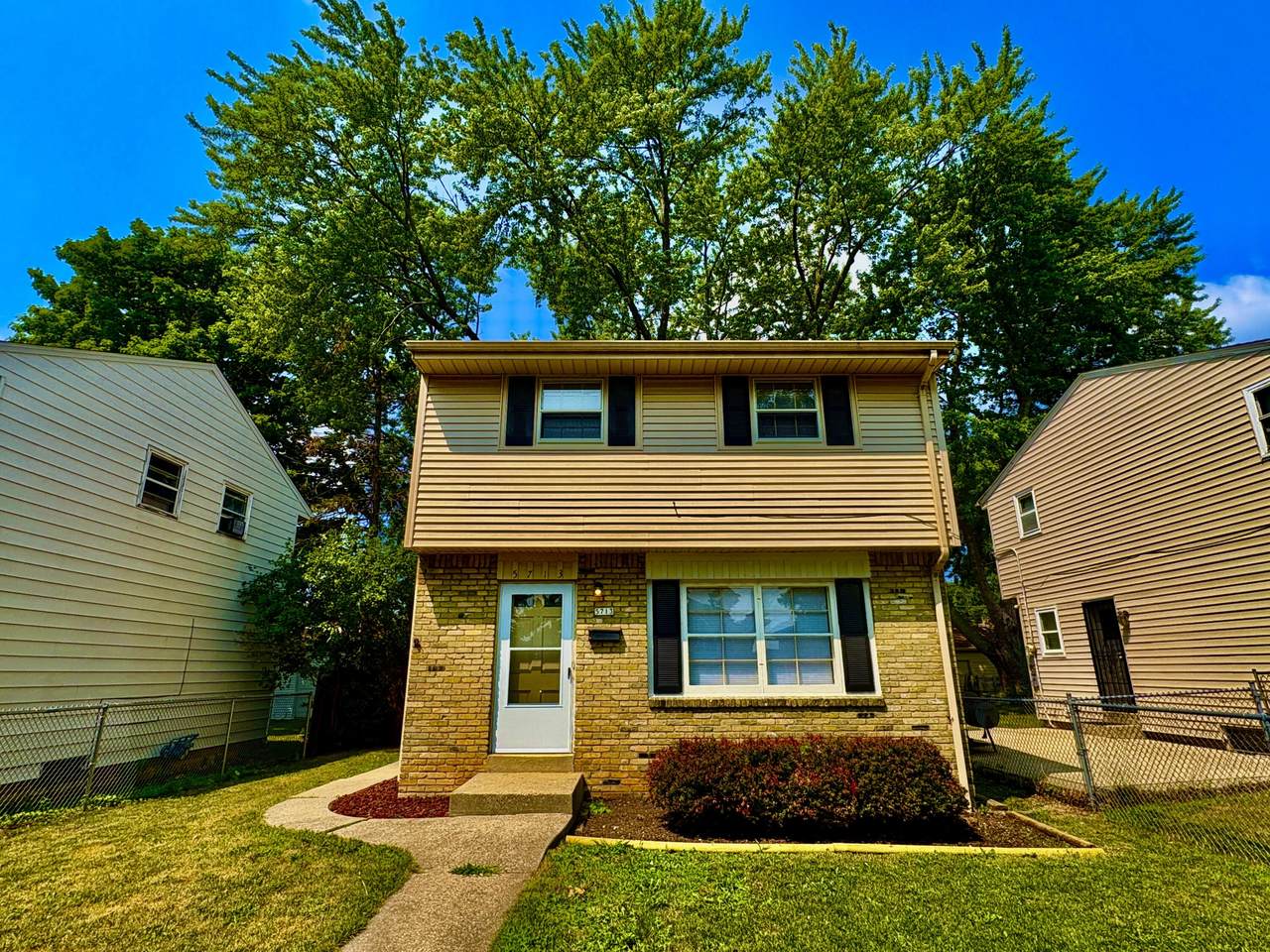 5713 96th St - Photo 1
