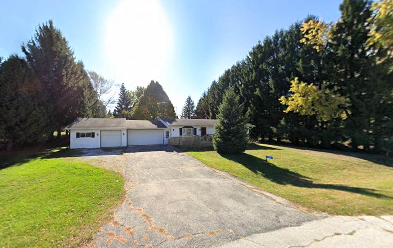 1101 Mallard Ln - Photo 1