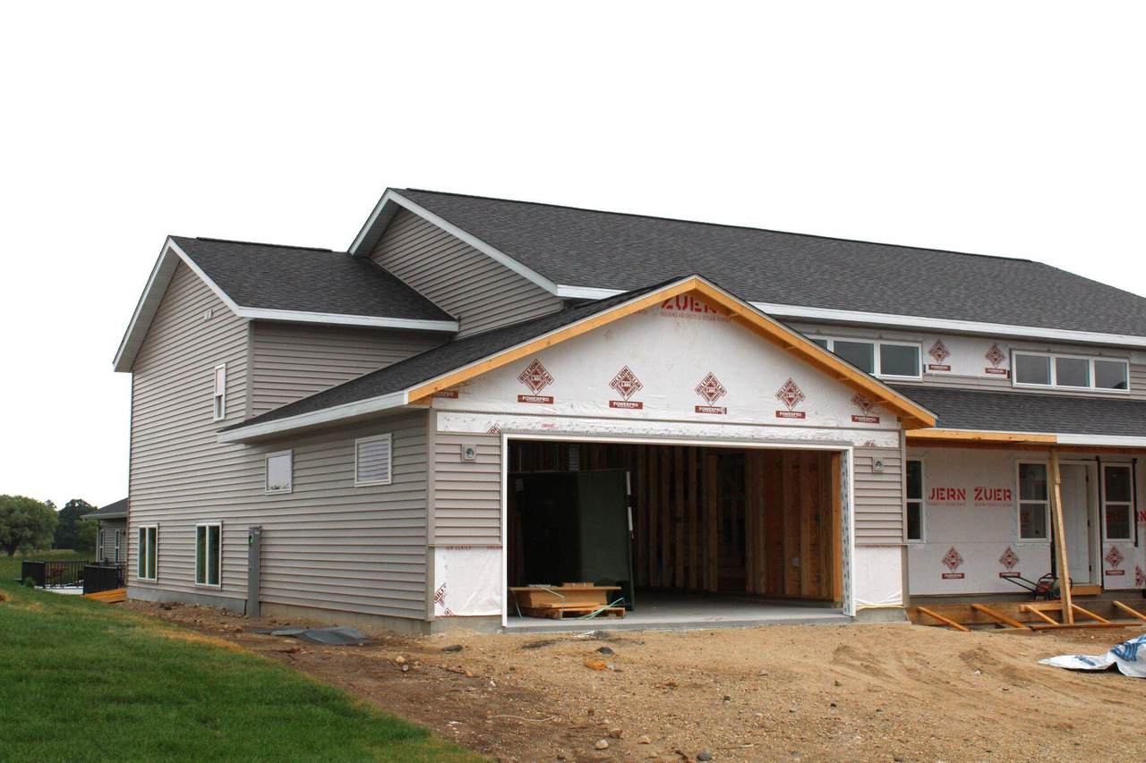 937 Drumlin Dr - Photo 1