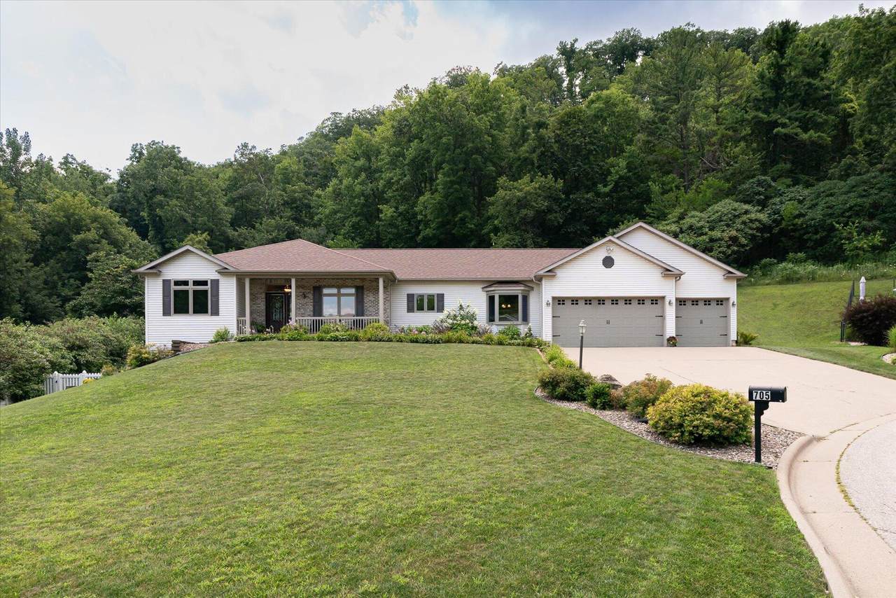 705 12th Ct - Photo 1