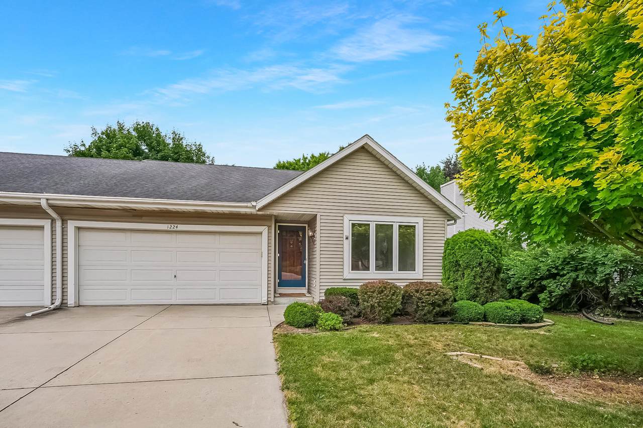 1224 Vogt Dr - Photo 1