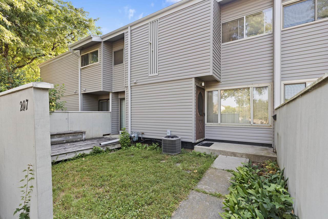 207 East Bluff - Photo 1