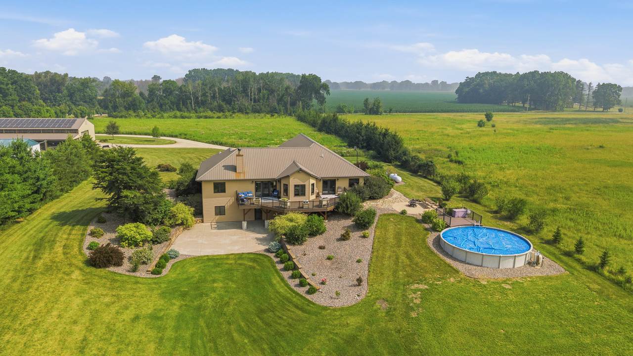 W11020 Center Rd - Photo 1