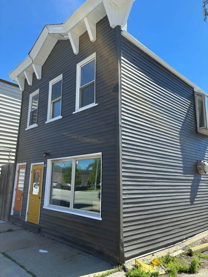 904 1st St - Photo 1
