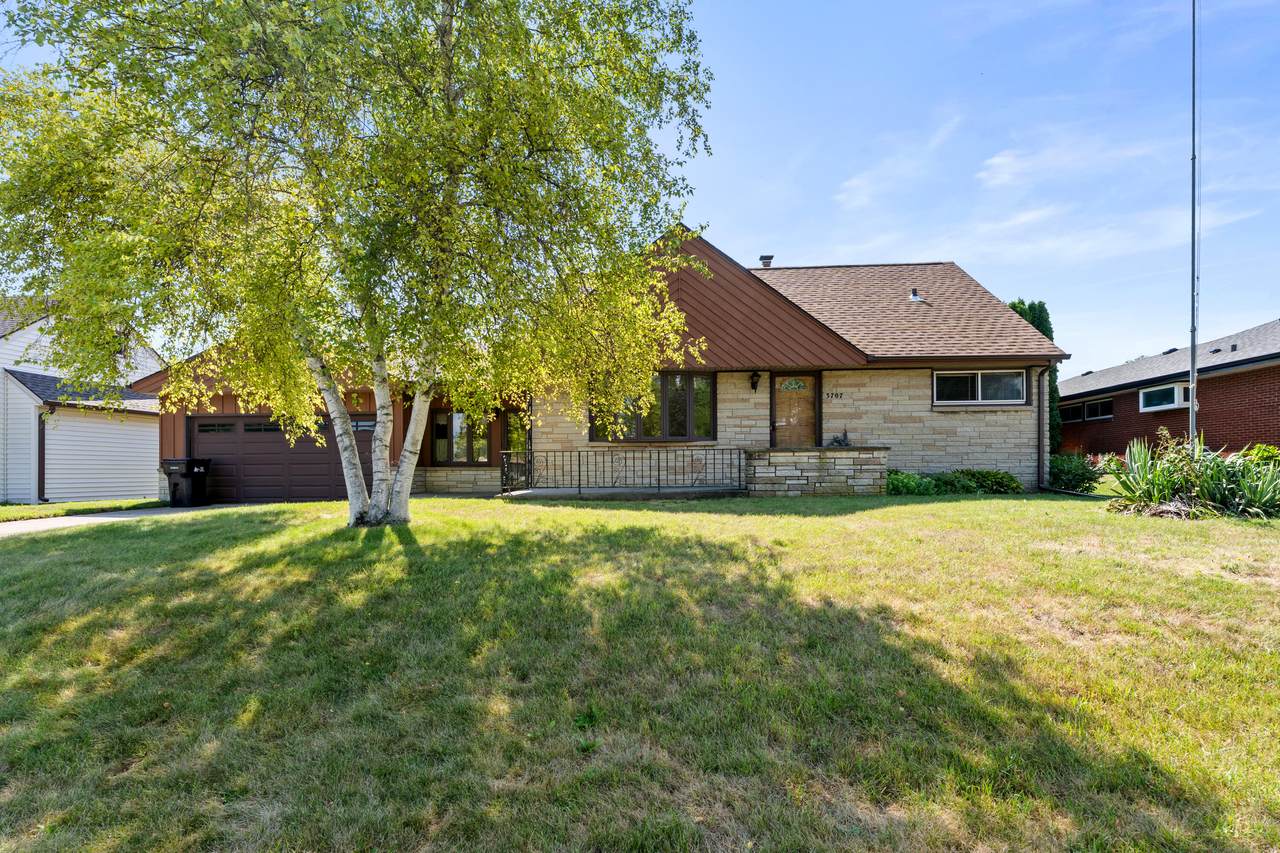 3707 Brooklawn Cir - Photo 1
