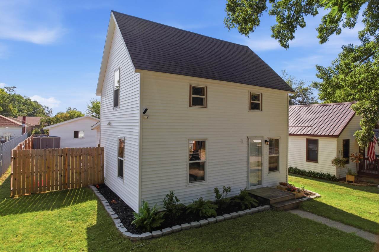 415 L St - Photo 1