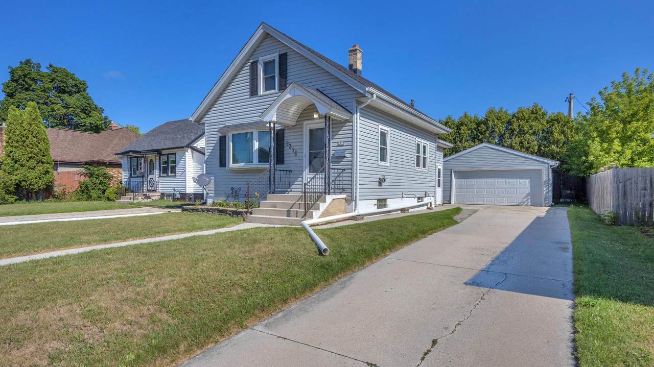 2316 Main Ave - Photo 1