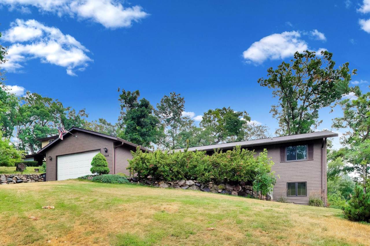 N3246 Robin Rd - Photo 1