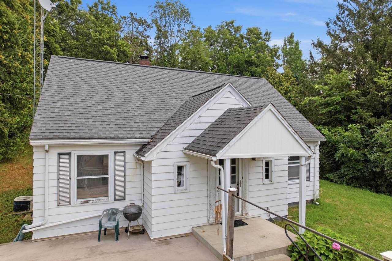 1109 2nd St - Photo 1