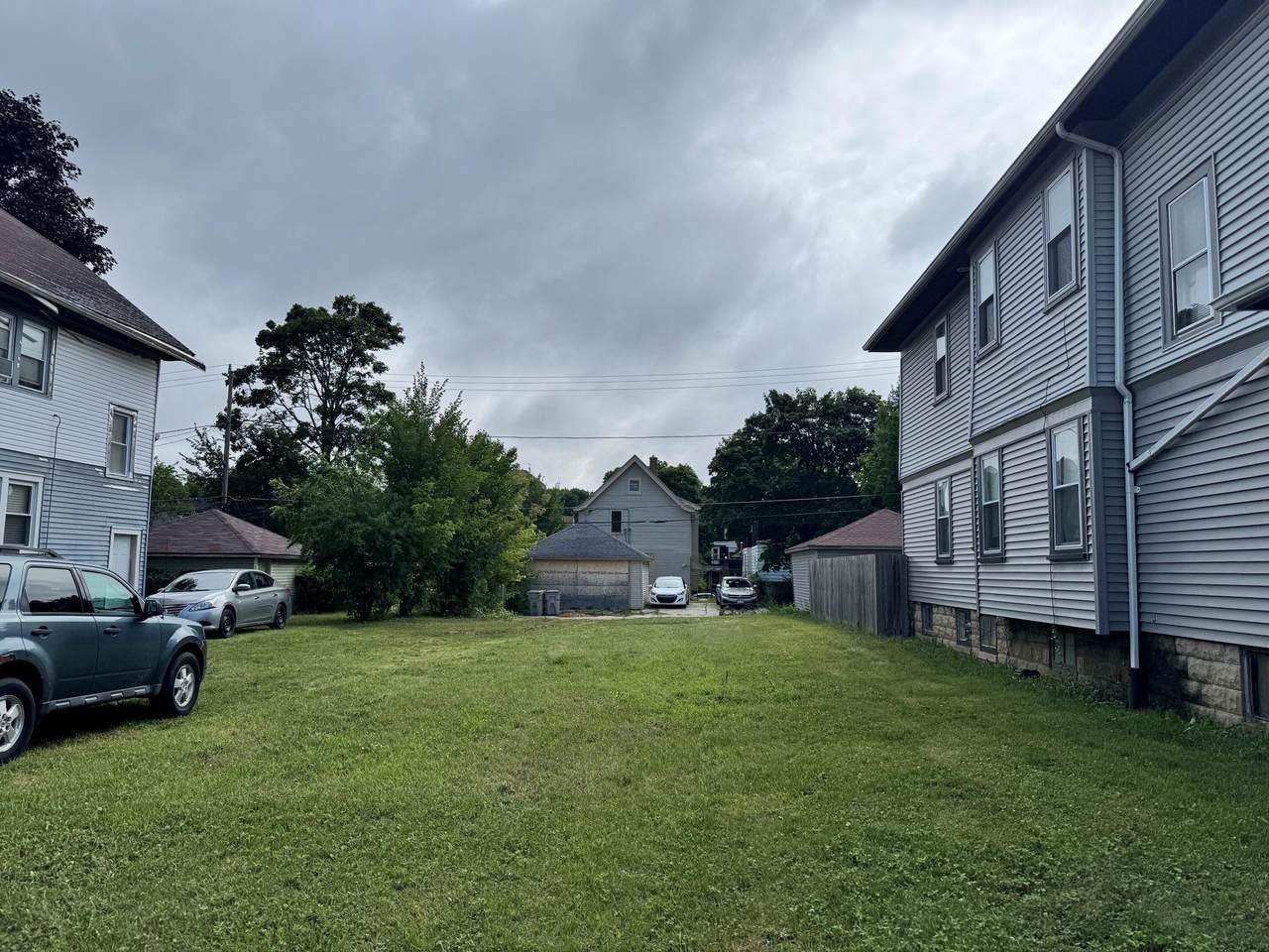 2554 50th St - Photo 1
