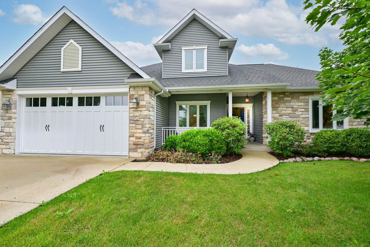 403 Maple Ln - Photo 1