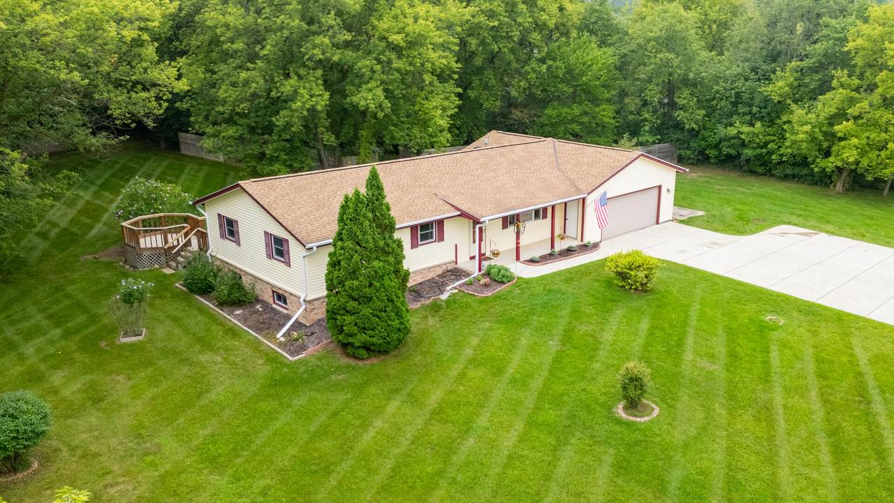 7841 Pathfinder Ln - Photo 1