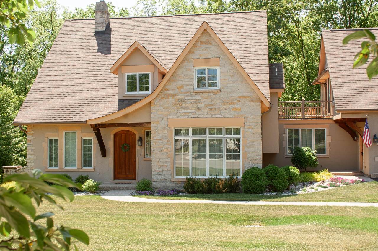 1046 Edinborough Ct - Photo 1