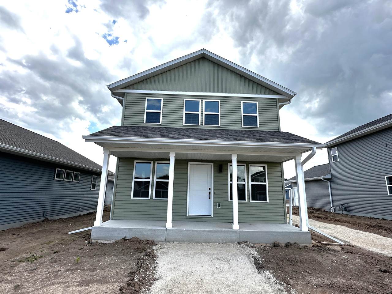 1060 Wipple Way - Photo 1