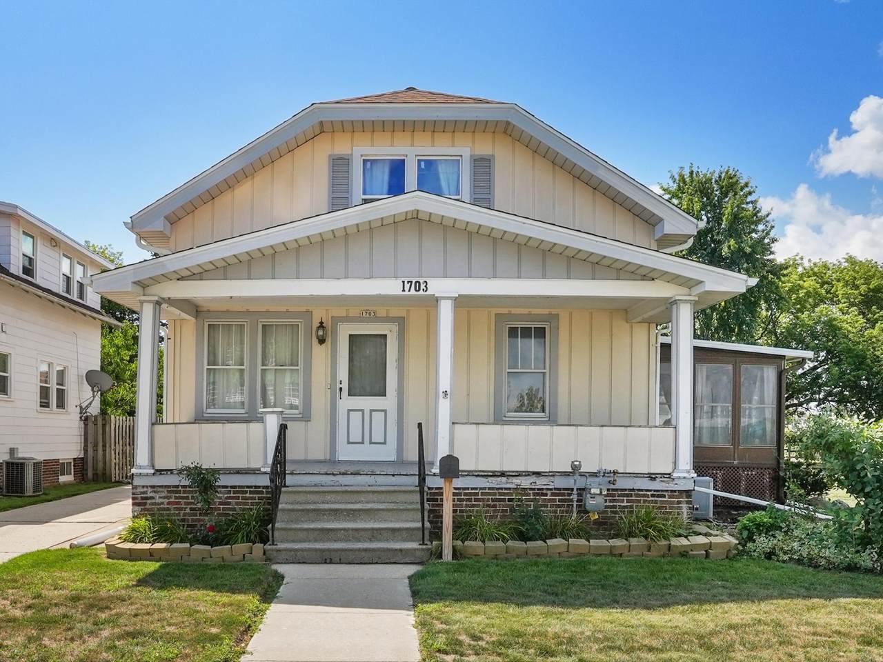 1703 North Ave - Photo 1