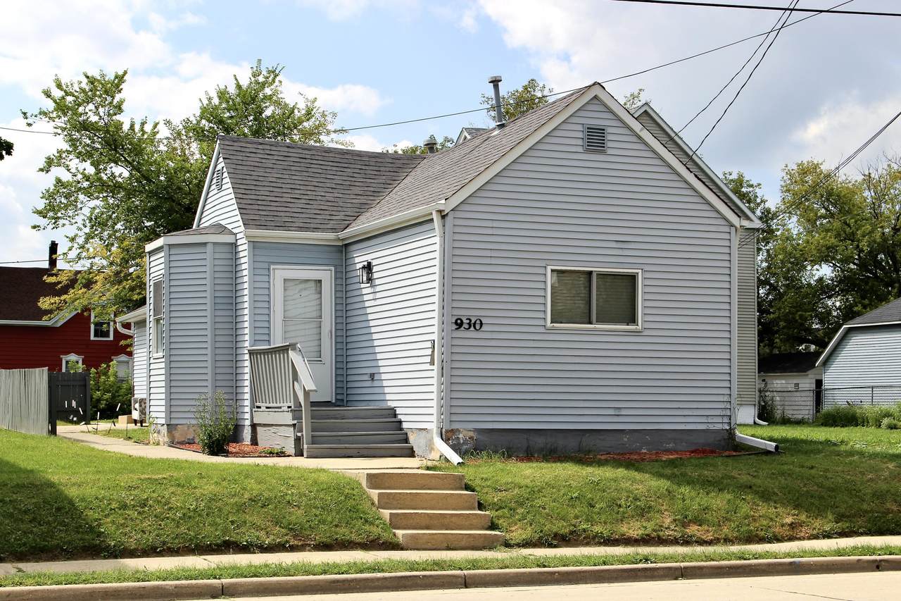 930 Memorial Dr - Photo 1