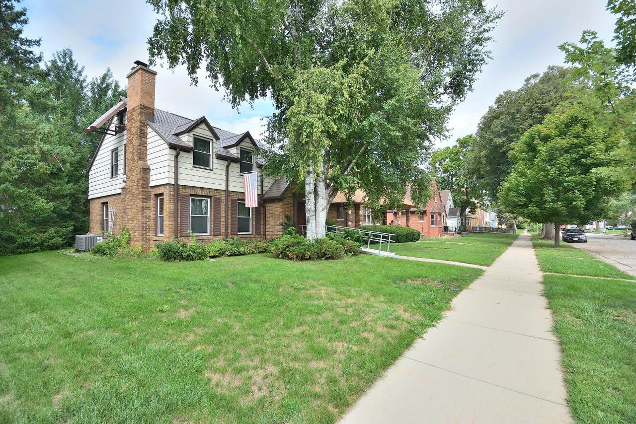 3715 40th St - Photo 1