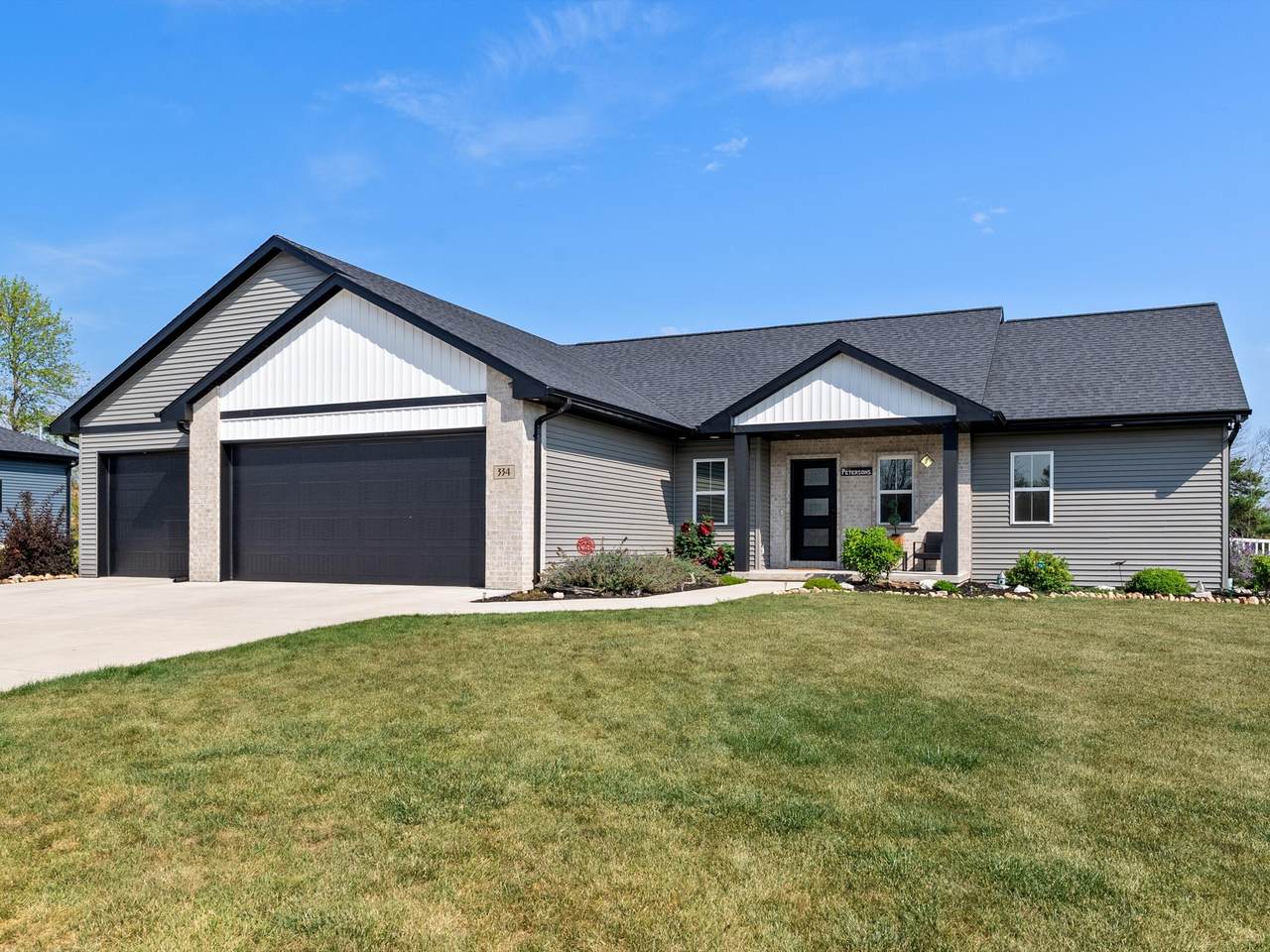 334 Lake Breeze Way - Photo 1