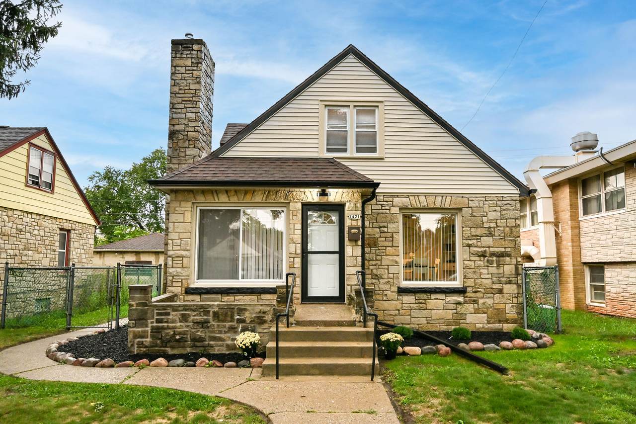 2421 Hampton Ave - Photo 1