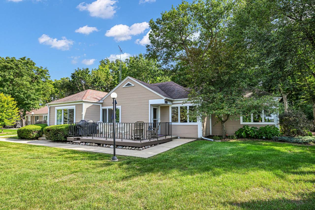 2701 Browns Lake Dr - Photo 1