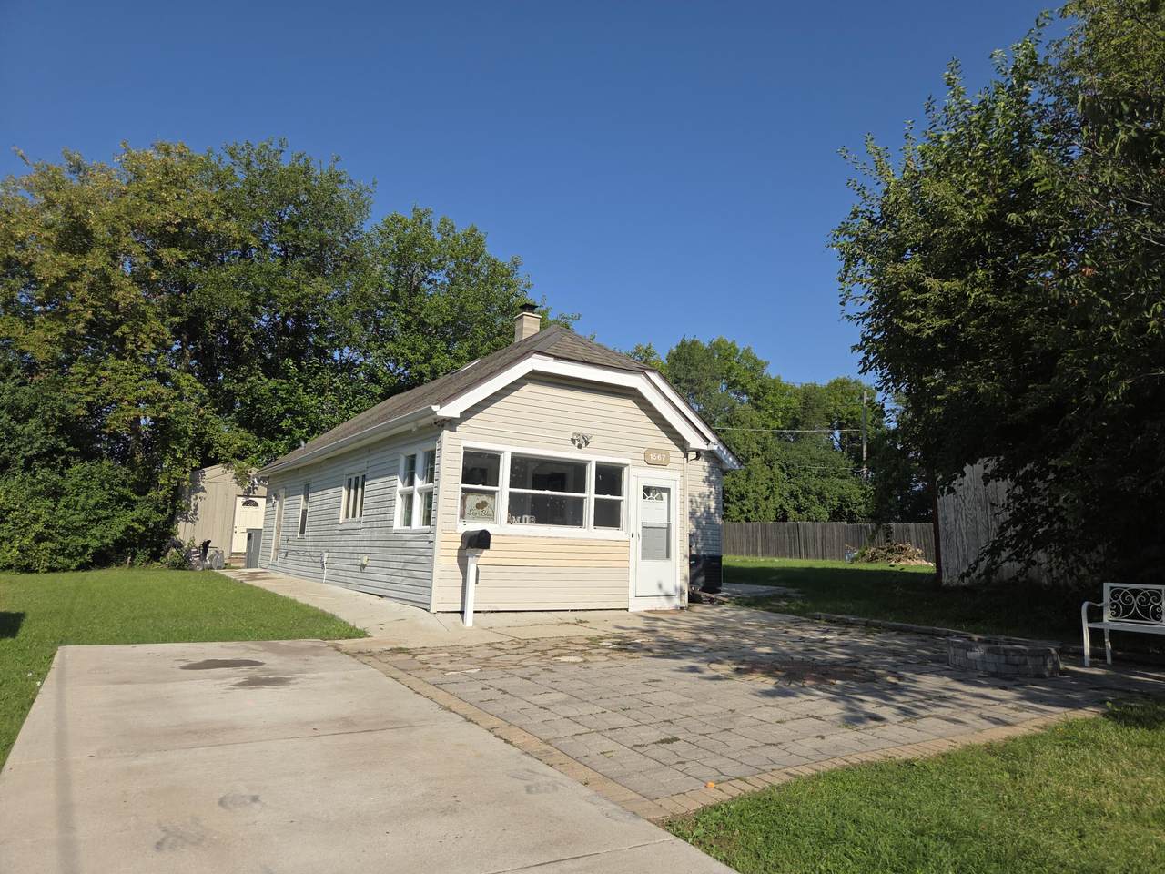1567 100th St - Photo 1