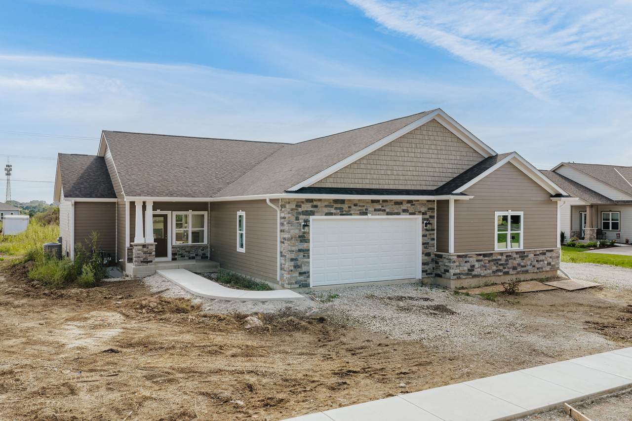 1527 Stuart Rd - Photo 1