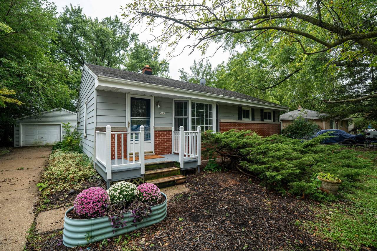 5833 Calumet Rd - Photo 1