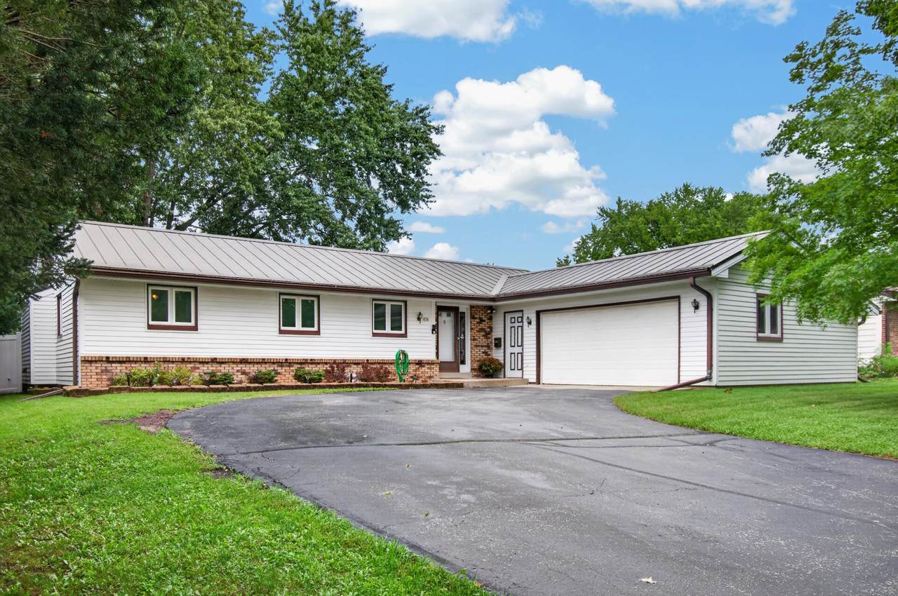 650 Meadow Ln - Photo 1