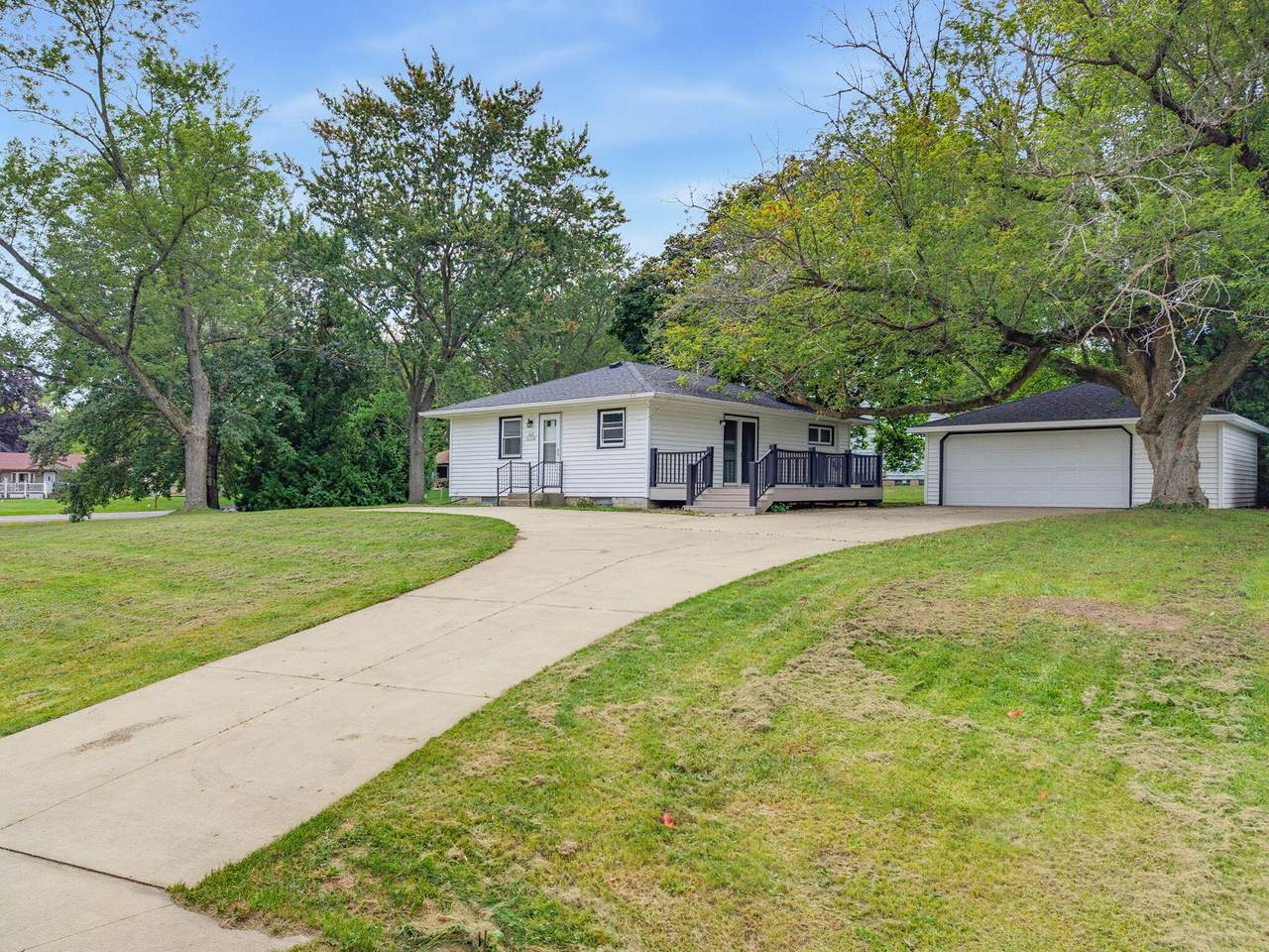 N65W14104 Hazel K Cir - Photo 1