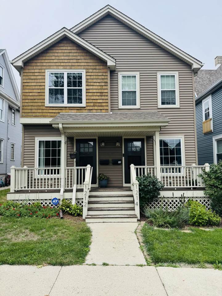 1212 Russell Ave - Photo 1