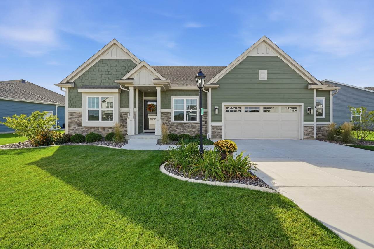 2935 Yahara Dr - Photo 1